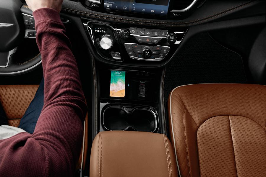 Интерьер Chrysler Pacifica Pinnacle AWD (RU) 2020 года  (фото 74 из 82)